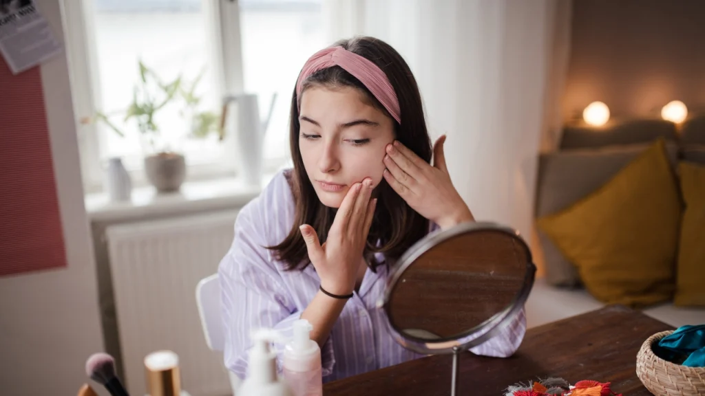 teenage skincare ,skincare guide ,skincare routine for girls, high school girl skincare